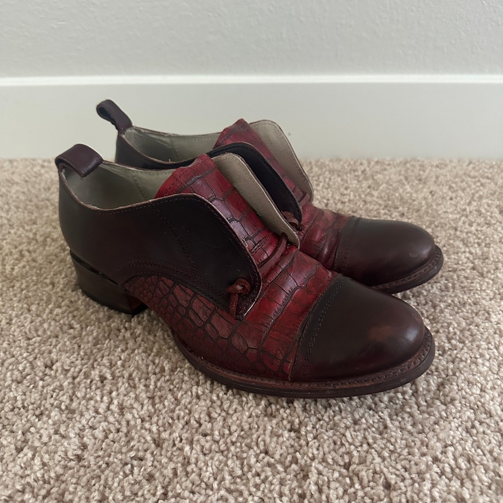 Freebird by Steven Mabel Oxford Shoes Womens 10 Wine Red Croc Embossed Leather